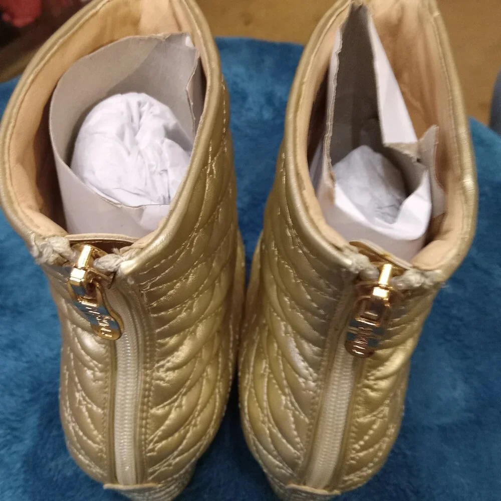 EUC Mackin J Gold Quilted Ankle Boots - Picture 3 of 5